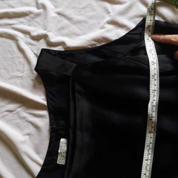 Precis Petite 90s Gown Set - Picture 16 of 16